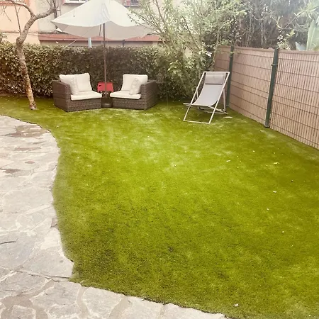 Apartamento Con Jardin En El Centro Apartment *